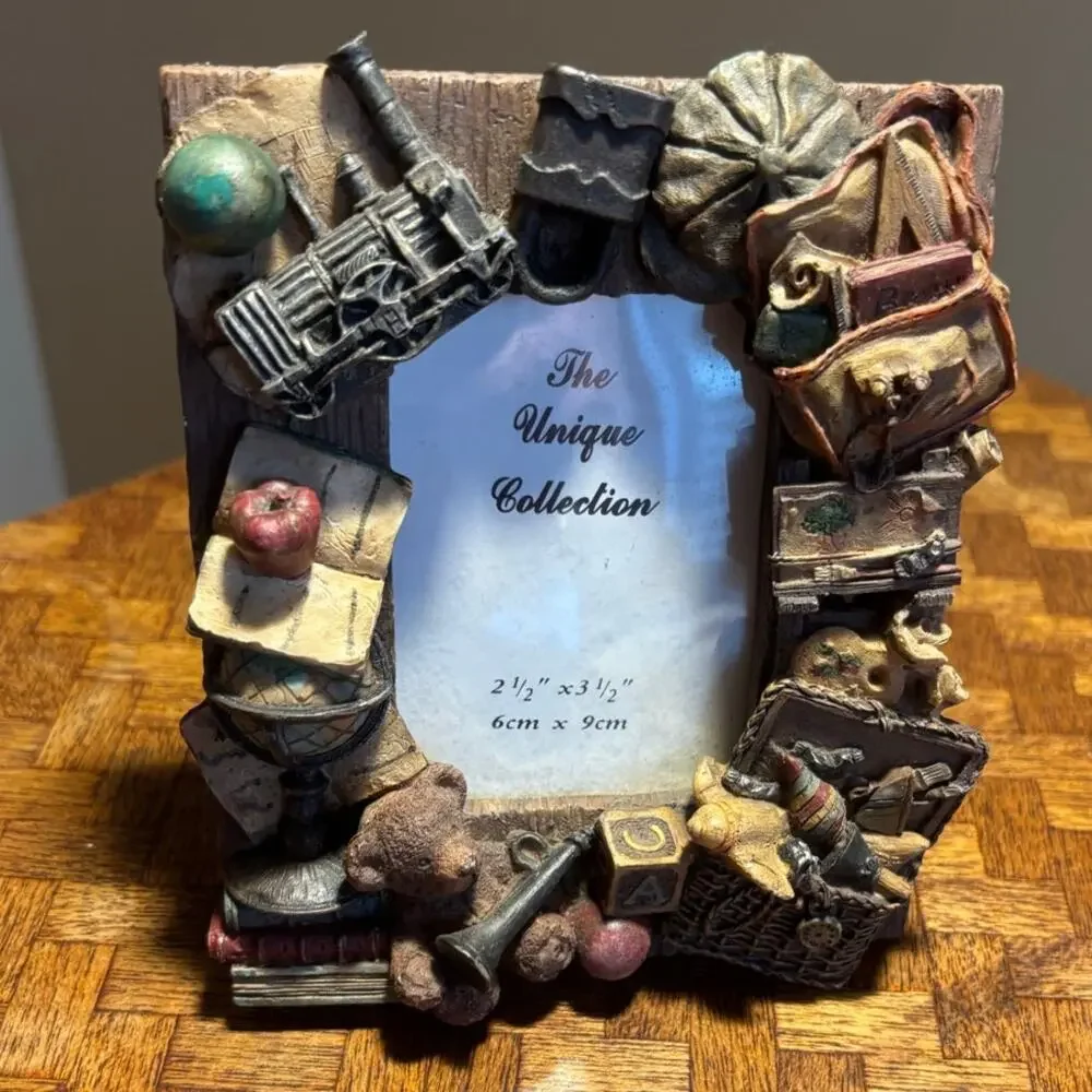 The Unique Collection Photo Frame 3D Resin